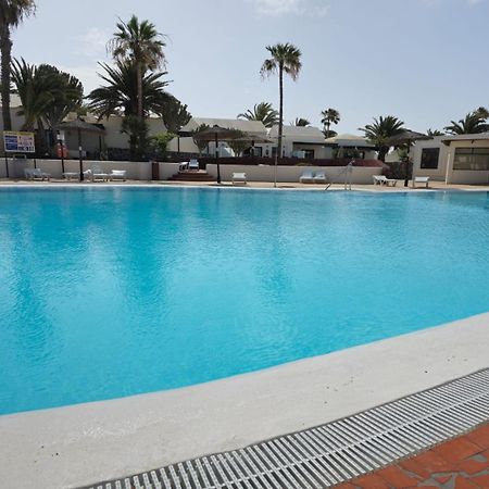 Bungalow Goa Pool View, Playa Roca Residence Sea Front Access - Free Ac - Wifi Costa Teguise Kültér fotó